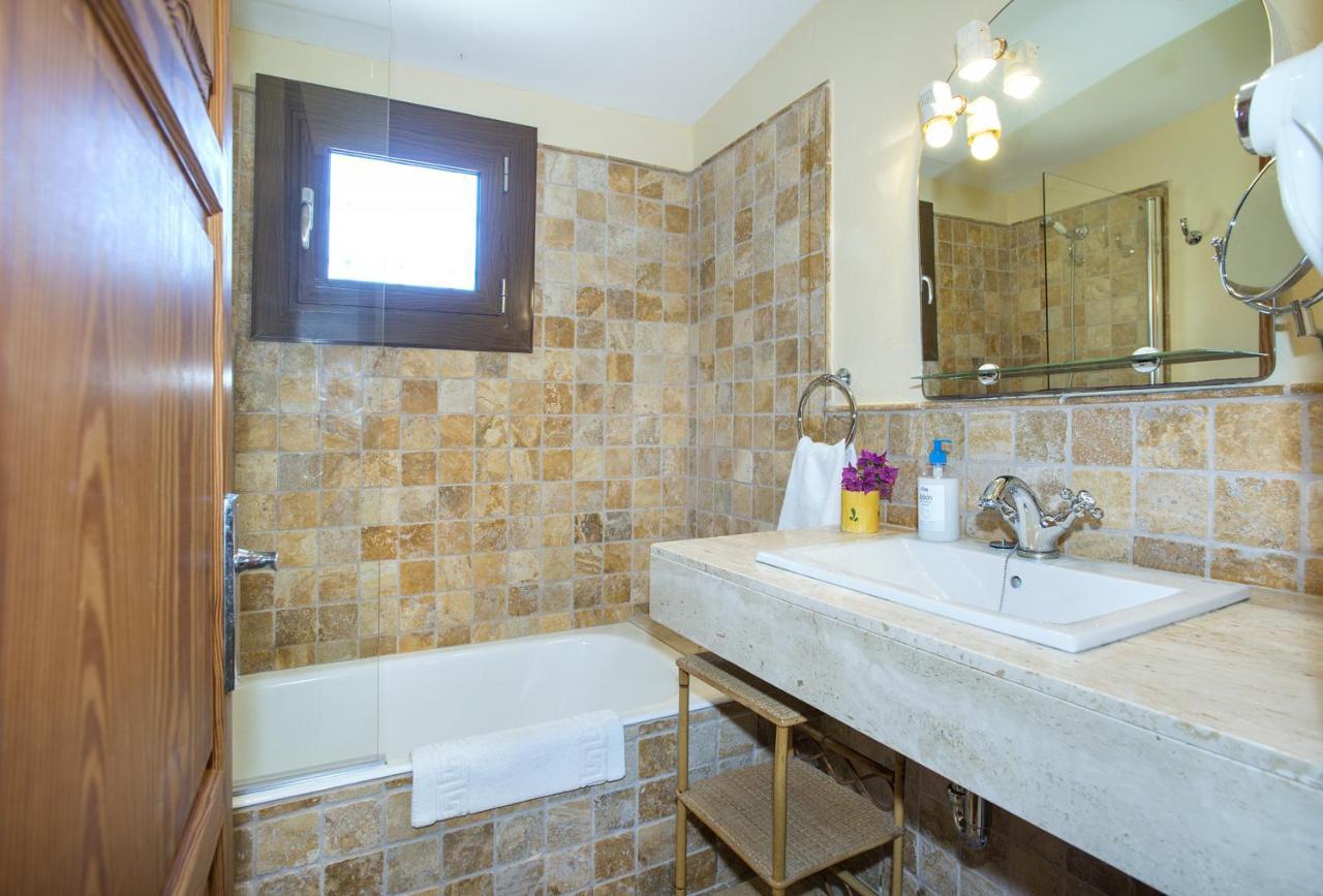 Owl Booking Villa Pau - Fantastic Views ポレンサ エクステリア 写真